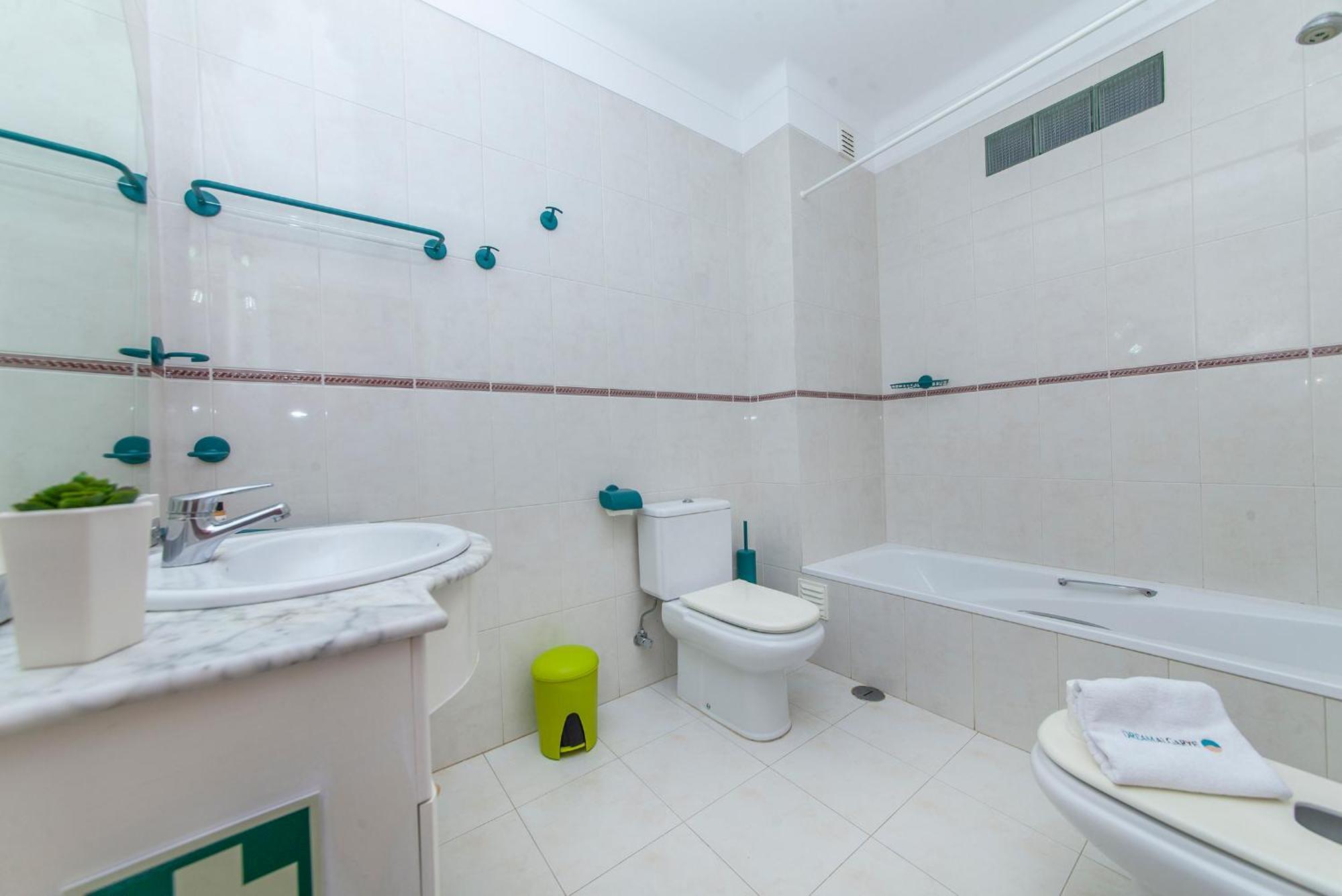 P - Meia-Praia Seaview Guesthouse Lagos Oda fotoğraf